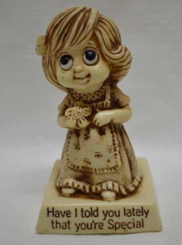 Vintage 1976 Russ Berries Figurine Have I Told You Lately That You're Special? - Afbeelding 1 van 2