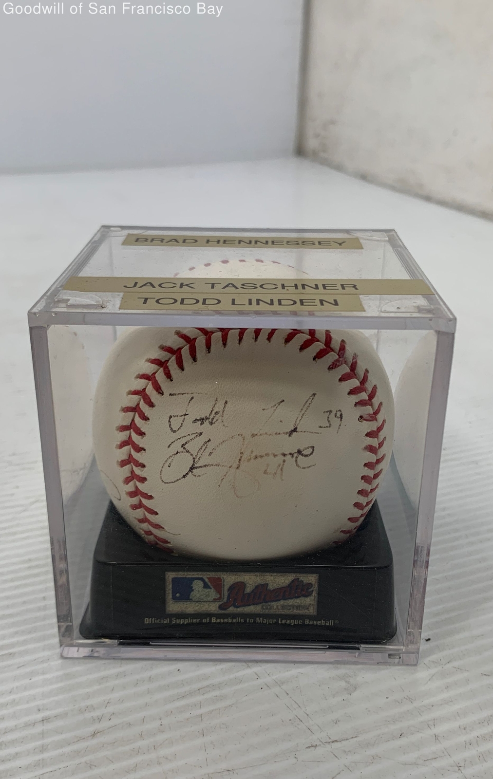 Lot Of 6 Collectible Autographed MLB Baseballs With Cases Signatures