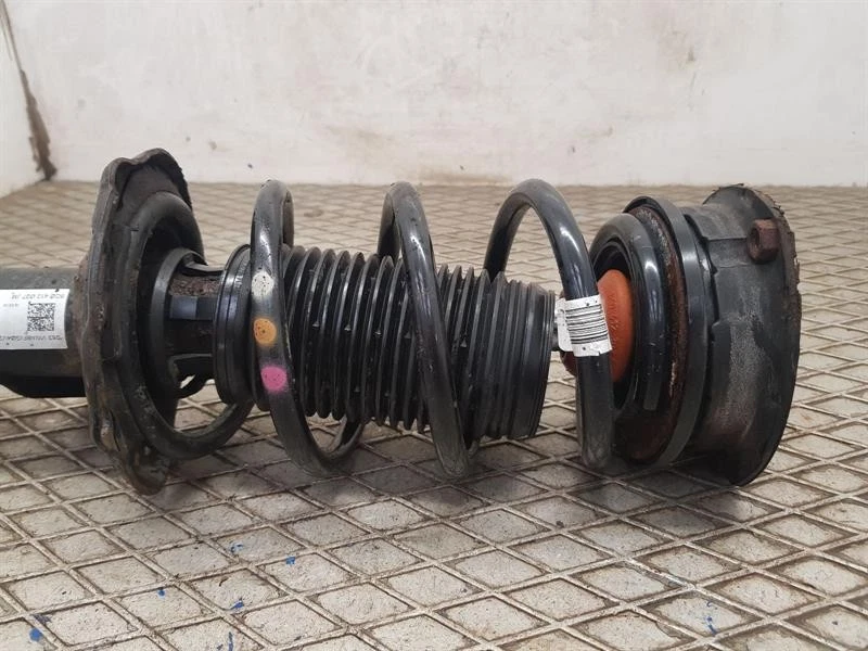 Volkswagen Golf 2015 amortiguador delantero lado derecho 2,0 diésel Cuna 5Q0413031FN Foto 2 de 4