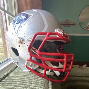 Riddell Speed New England Patriots XL Silver Metallic Helmet Red Facemask Strap