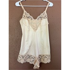 Vintage Vanity Fair Lace Trim romper Teddy Champagne Beige Size 32
