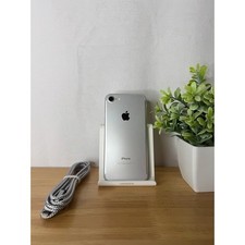 Apple iPhone 7 32GB in Silver - Fully Unlocked - Good Condition