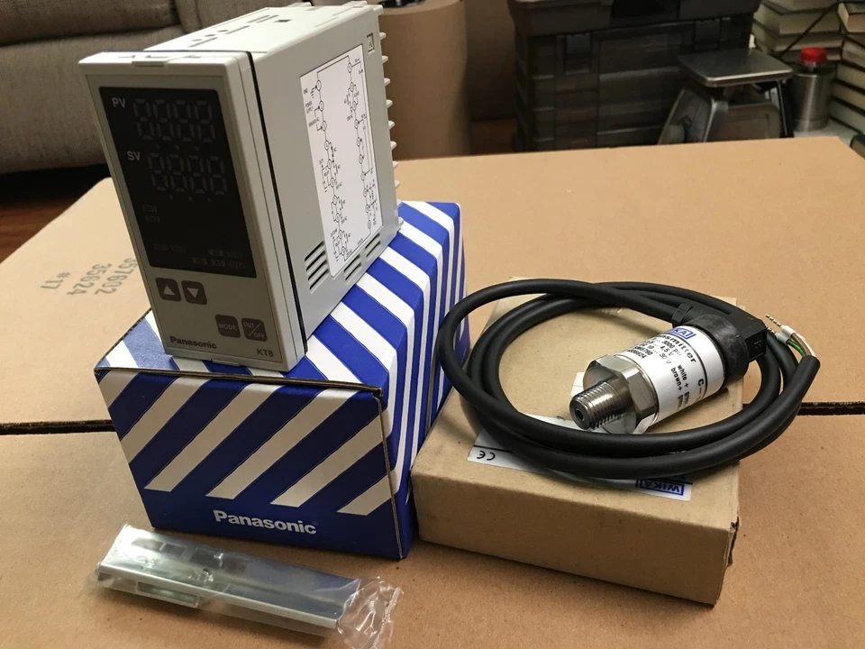 JUEGO DE CONTROLADOR DE PRESIÓN CON TRANSMISOR DE PRESIÓN WIKA 0-3000 PSI, GARANTÍA Foto 2 de 4