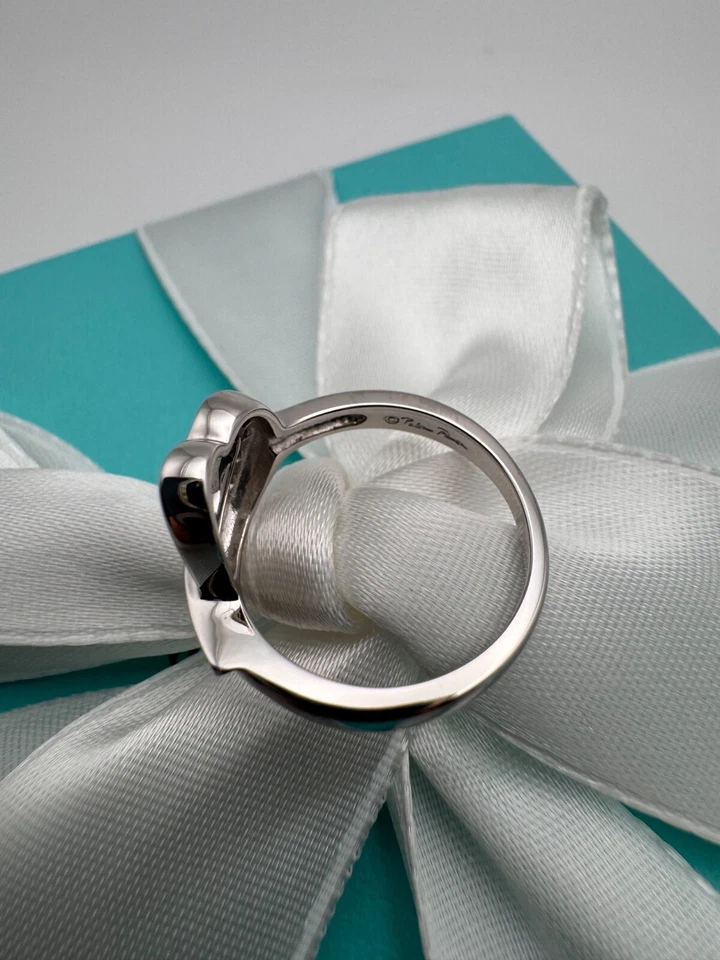 Anillo Tiffany & Co. Paloma Picasso Corazón Amoroso Oro Blanco 18K y Diamantes Talla 5.5 Foto 4 de 4