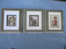 2  M.J. Hummel 3D Bilder mit Holzrahmen 32,5cm x 27,5cm und 1 Bild 31,5cmx25,5cm