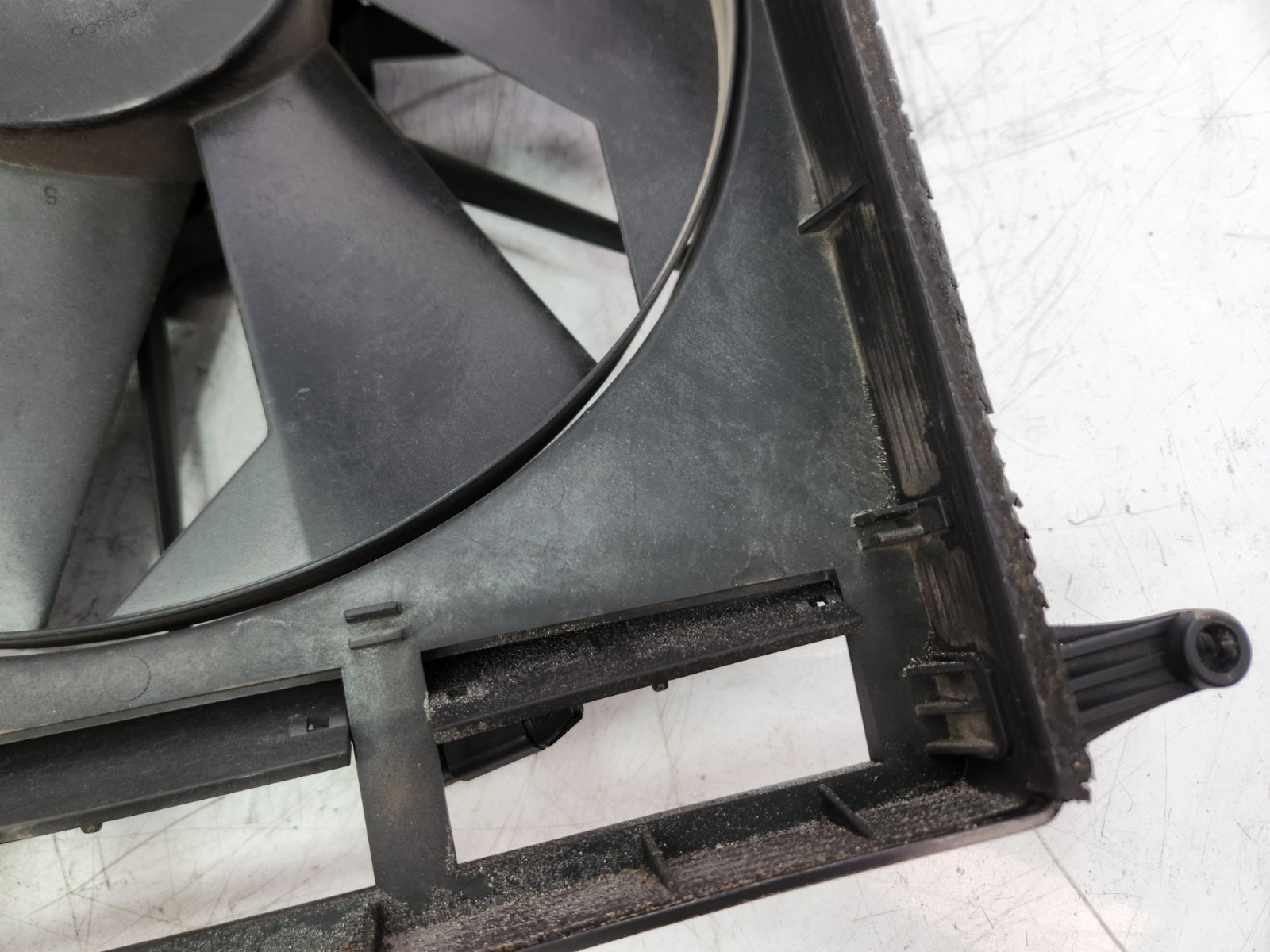 ✅ 04-10 OEM Maserati Quattroporte M139 Radiator Cooling Fan Motor 71k