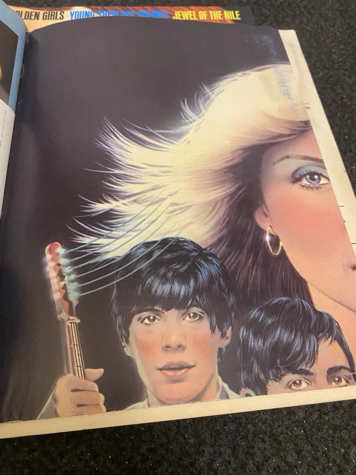 Bananas Magazine 1981 Yearbook Blondie Poster & (3) MAD MAGS & (1)CRACKED-BATMAN - Image 3 of 4