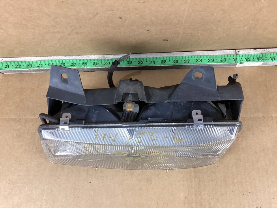 Conjunto de faros delanteros izquierdo del lado del conductor Oldsmobile Silhouette 1990-1996 Foto 2 de 4