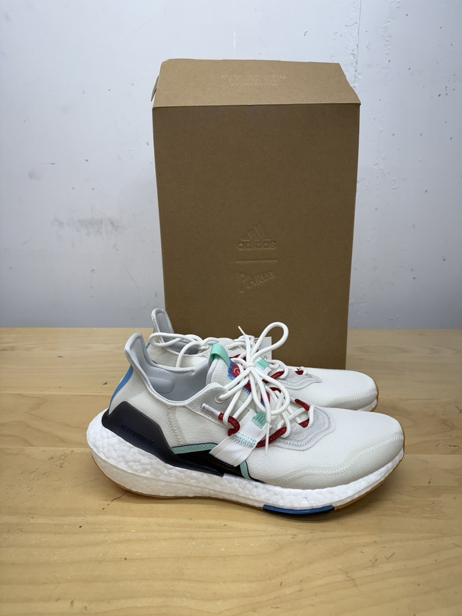 と Adidas UltraBoost 22 X Parley Non Dyed Pulse Blue Unisex Shoes 8