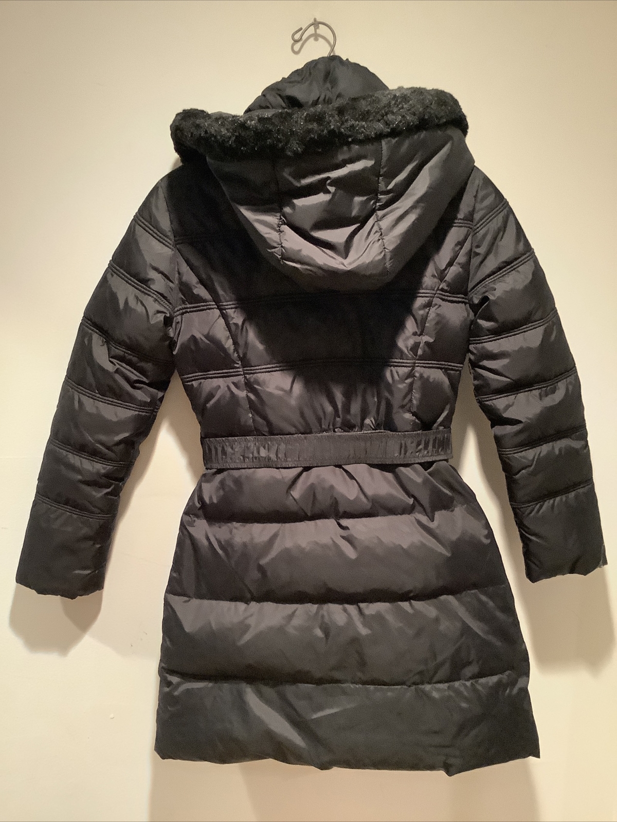 T Tahari Black 70% Down Puffer Belted 