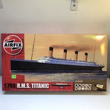 Airfix A50164 1/700 scale RMS Titanic model ship kit