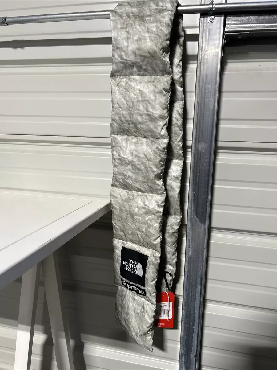 Supreme x The North Face Paper Print Nuptse Scarf DSw/T One Size