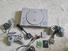 PS1 PlayStation Consol, 2 Official Controllers, Lead & 3 Memory Cards