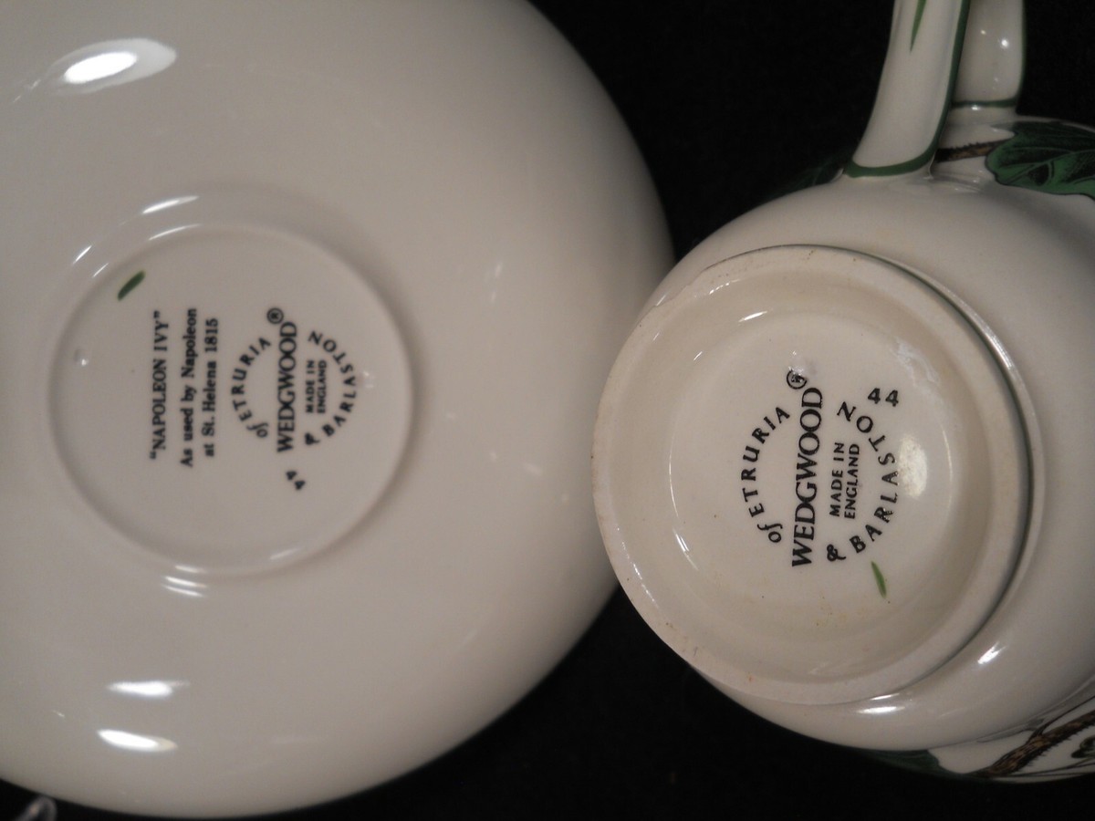 Wedgwood Napoleon Ivy Dinnerware, Dinner/Luncheon/Dessert Plates