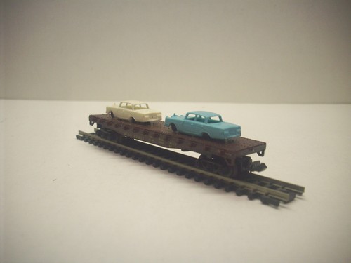 N Scale Lima ATSF Flat Car with Automobile Load - Picture 8 of 11