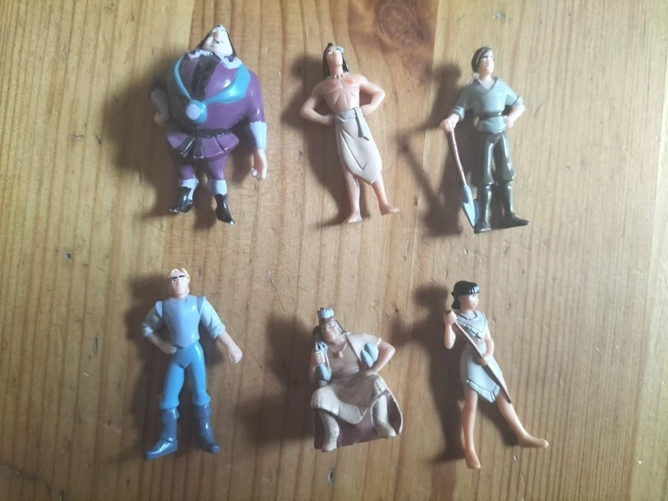lot 6 Mini-Figurines Publicitaire Nestlé Disney Pocahontas de 3 /4 cm - Photo 1/1