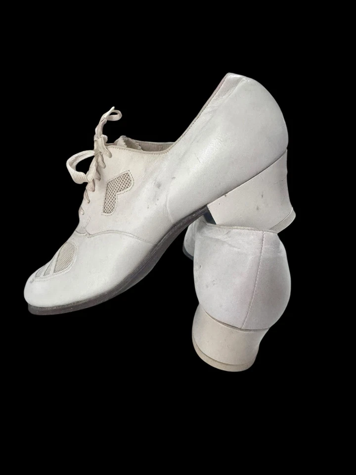 Vintage 1940’s Cream Colored Lace Up Oxfords Heels  - Image 3 of 4