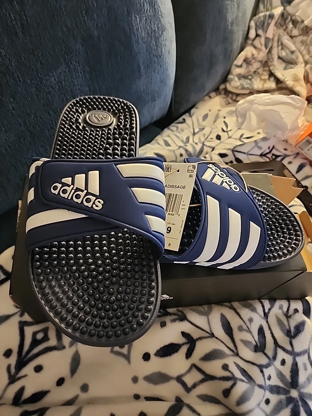 Adidas Adissage. F35579 Scivoli per Adulti Unisex Blu Scuro Bianco Nuvola