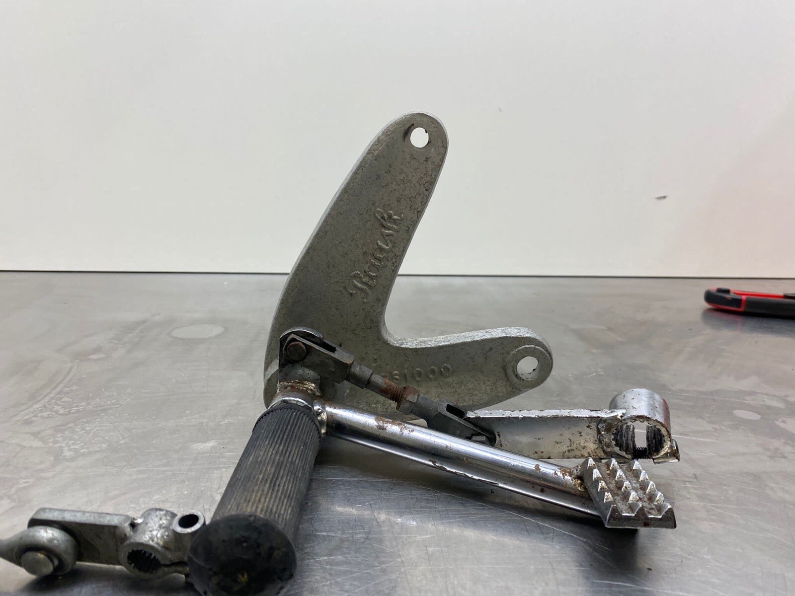 Fußrastenanlage vorne Suzuki GS 1000 Fussrastenanlage Raask Rearsets