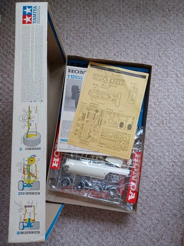 TAMIYA Honda Formula 1 Scale 1:12 (RA 273) 1967 - Picture 2 of 24