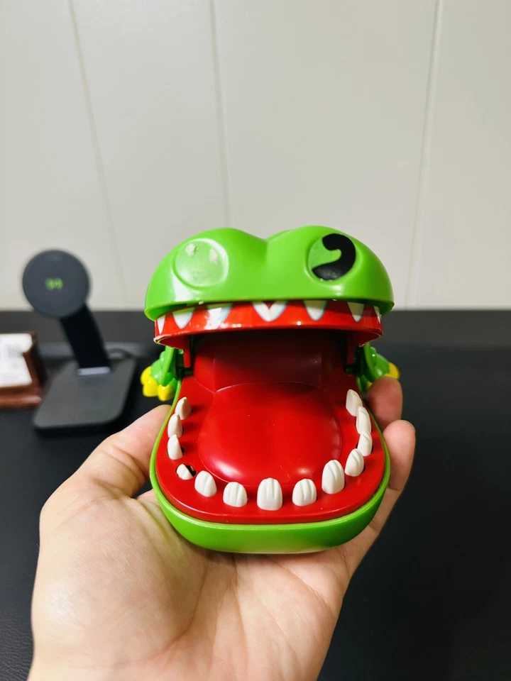 Crocodile Dentist Milton Bradley Vintage 1992 Fast Free Shipping - Image 2 of 4