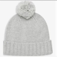 SALE UGG Light Gray Knit Hat w/ Yarn, Pom-Pom Beanie, NWT