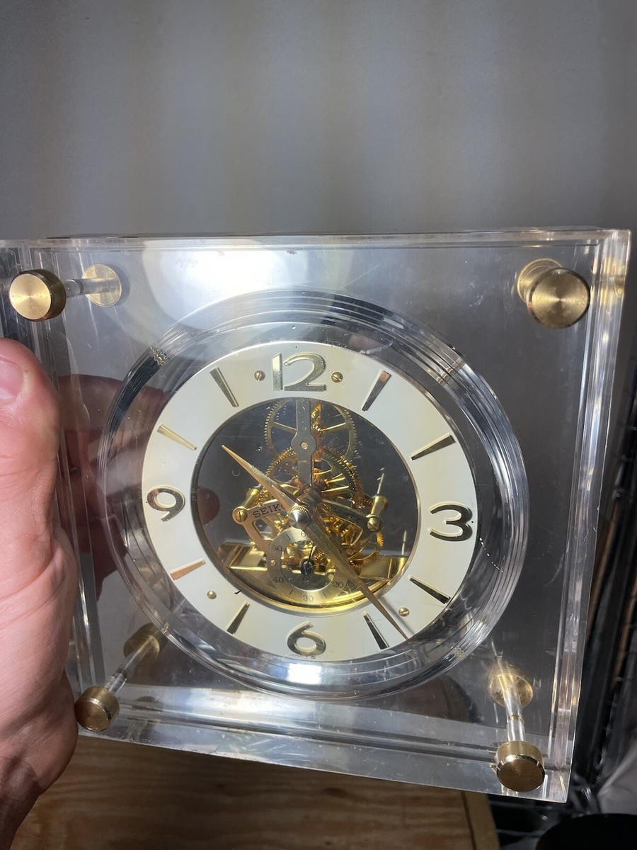Vintage Seiko Lucite Quartz Skeleton Clock Desk Mantel Vintage Seiko Lucite Quartz Skeleton Clock Desk Mantel