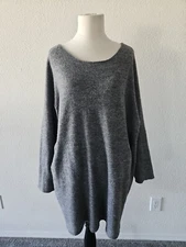 Grade & Gather Grey Tunic Sweater Pockets Size S/M Read Descript