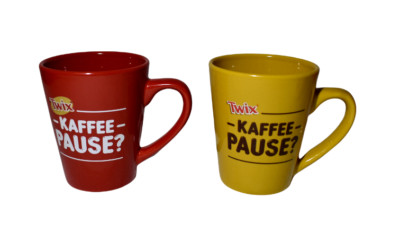 2 Twix Tassen 2016 Kaffeepause Rot und Orange Links und Rechts Guter Zustand