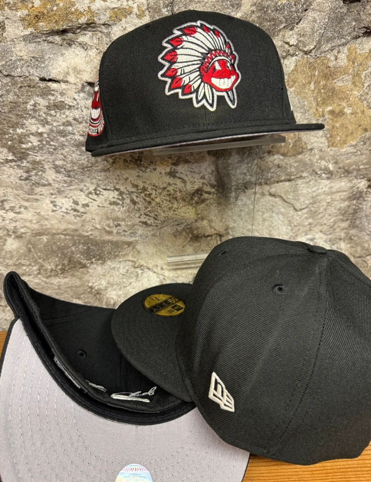 Cocar Cleveland Indians Wahoo Feather New Era ajustado clube 59Fifty autêntico - Imagem 2 de 4