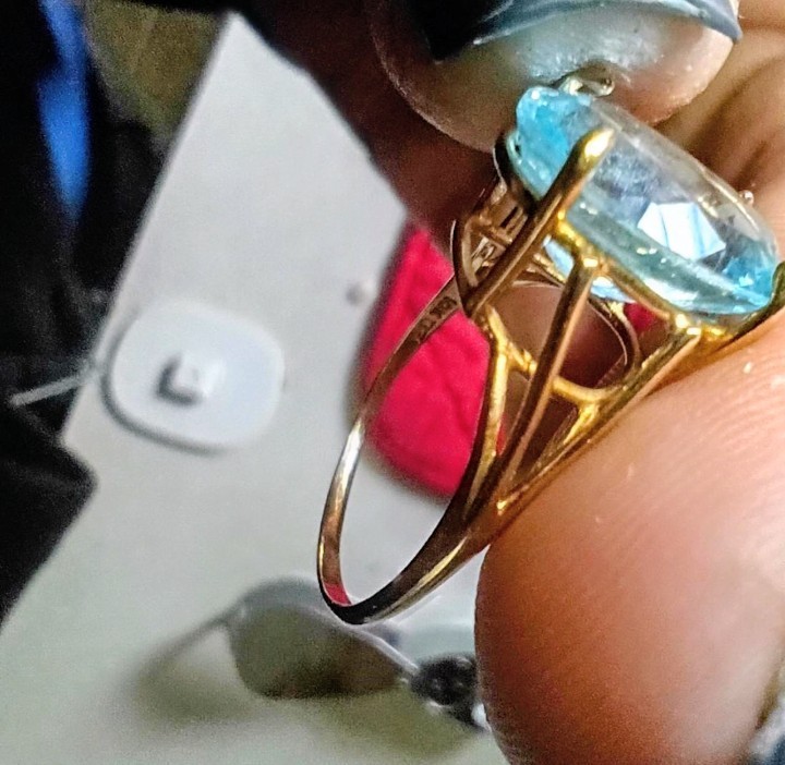 14K Yellow Gold Oval Blue Stone Prong Set Cocktail Ring, Size 8