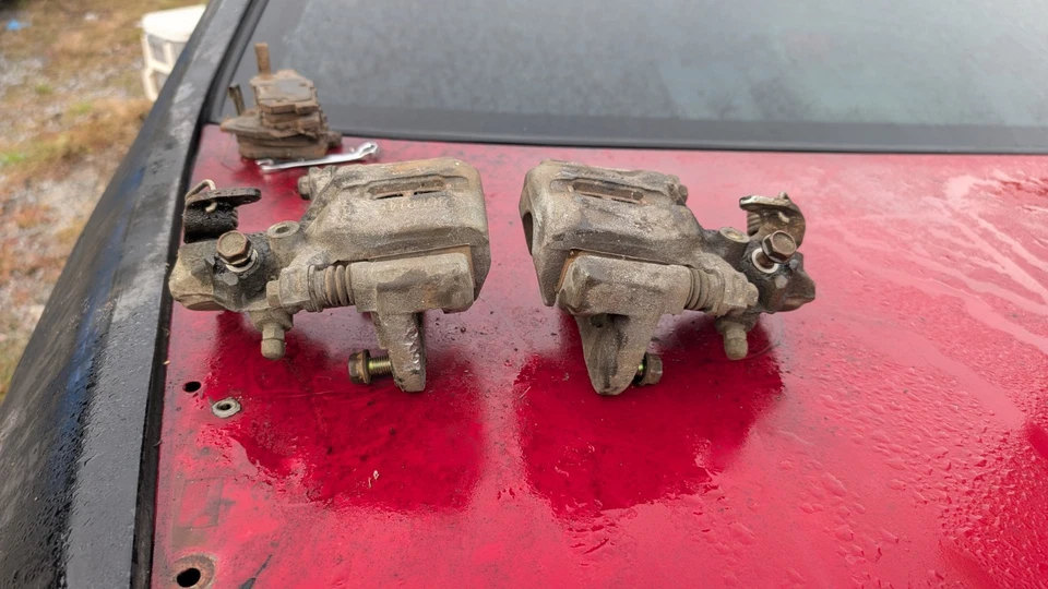 🔥 97-01 Honda prelude oem rear brake caliper set Left & Right Oem - Image 3 of 4