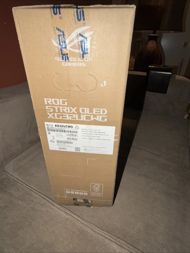 ASUS ROG Strix OLED XG32UCWMG 32" 4K 240 Hz OLED 0.03ms Dual Mode Gaming Monitor - Image 4 of 4