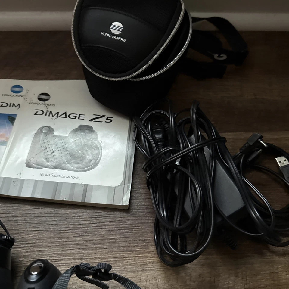 Konica Minolta DiMAGE Z5 5.0MP Digital Camera - Black TESTED w/ Charger & Manual - Image 4 of 4