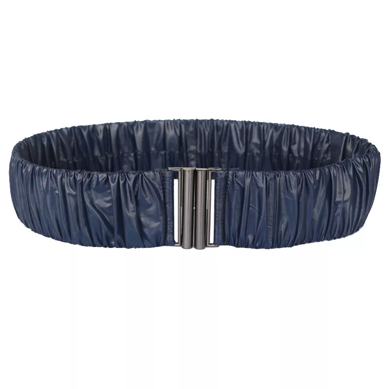 Elastic belt for coat clearance