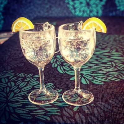 Unikat LIMONADE GLAS OHRRINGE Zitrone GETRÄNK Miniatur HANDARBEIT niedlich GLÄSER trinken