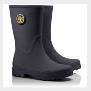 tory burch rain boots size 9