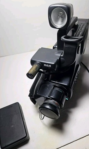 RCA Camcorder CC415 Camera + Case & Accessories *Turns On* - For Parts/Repair - Picture 20 of 24