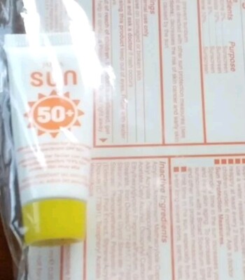 Jafra Sun tinted  face protector broad slectrumspf 50+ travel/ sample size 