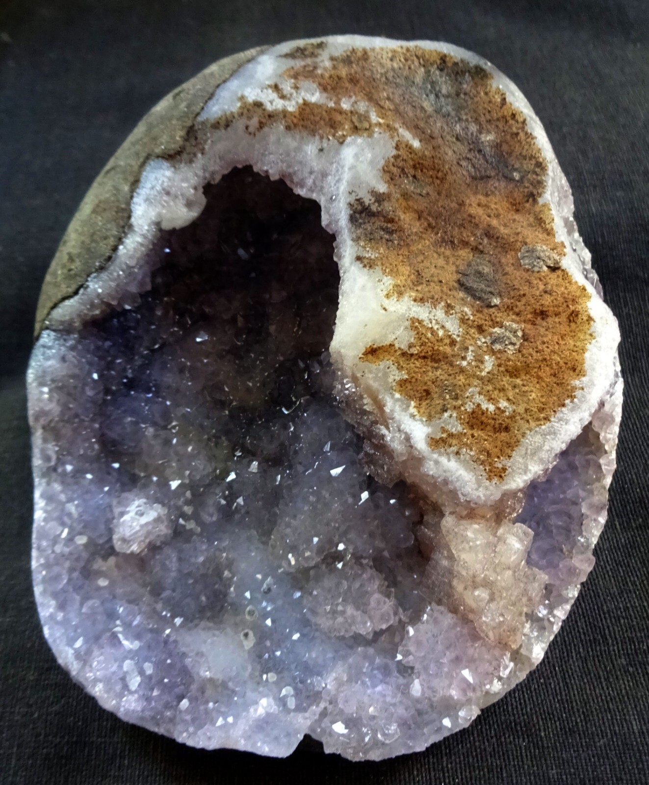 AMAZING AMETHYST CRYSTALS W/ CALCITE CUBE GEODE FORMATIONOF INDIAN MINERALS