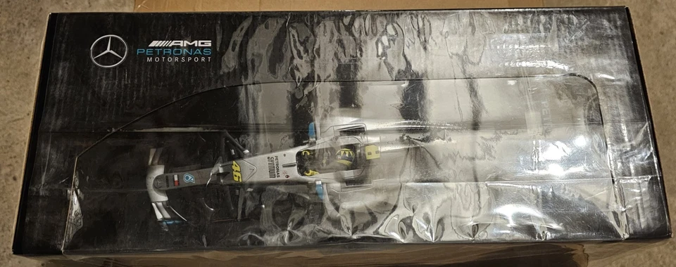 Minichamps Mercedes W08 Valentino Rossi/Lewis Hamilton Ride Swap Valencia 2019 - Bild 2 von 4