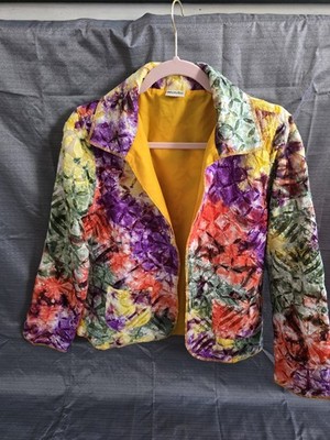 Women's jacket with a multi-colored print from the Mohito brand