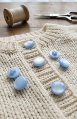 10 mm Smartie Knöpfe für Kinder Strickjacken, Babykleidung verschiedene Farben