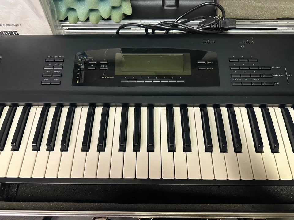 Korg 01/W FD 61-Key Synthesizer - w/hardcase - Image 3 of 4
