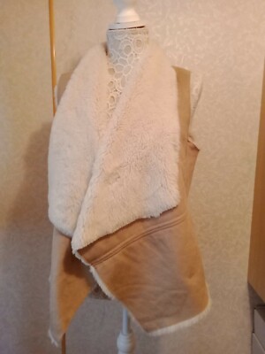 Bershka  Beige Suede Effect Inner Fur Effect Waist Coat Stylebody Warmer Size M 