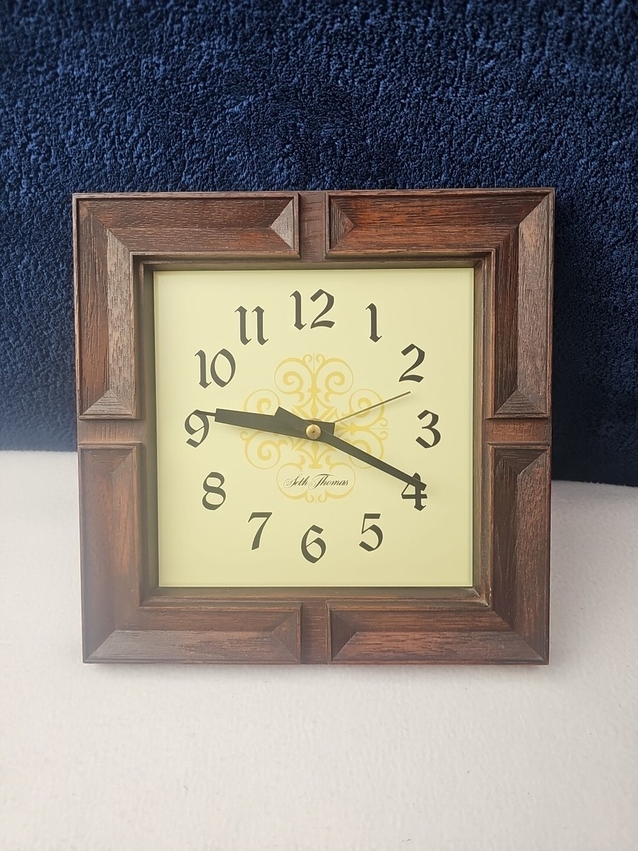 Seth Thomas Kitchen Wall Clock Model 2707 Panelette Square E324