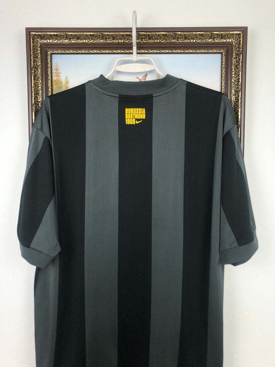 ボルシア.ドルトムント　Nike BVB 09 レプリカシャツ レア　極美品 ボルシア.ドルトムント Nike BVB 09 レプリカシャツ レア 極美品