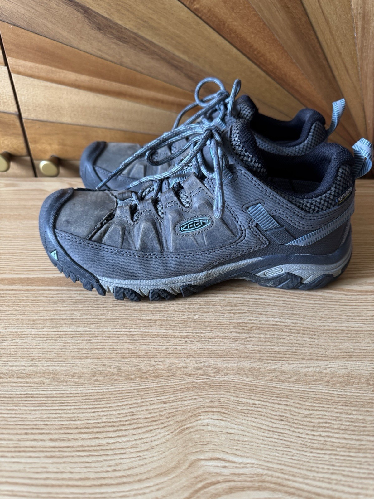 Scarpe da trekking impermeabili KEEN Targhee III da donna 7 5 US 38 EU