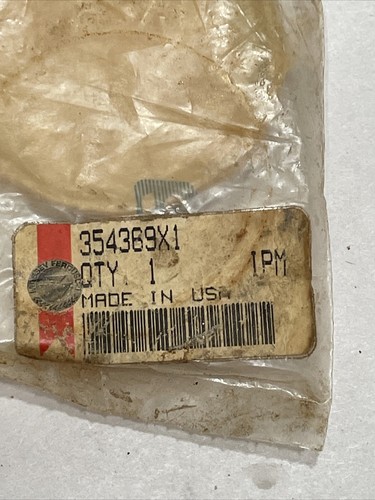 Genuine Massey Ferguson Tractor Seal OEM 354369X1 - Picture 2 of 3