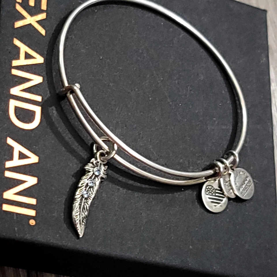 Pulsera Alex and Ani Pluma Dije con Cristal Azul Foto 2 de 4